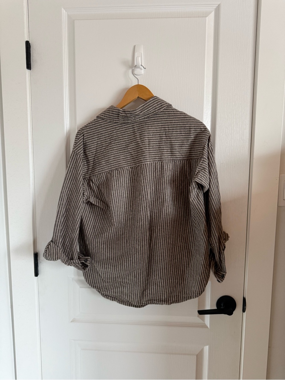 Neuflora Button Down - Picture 4 of 4